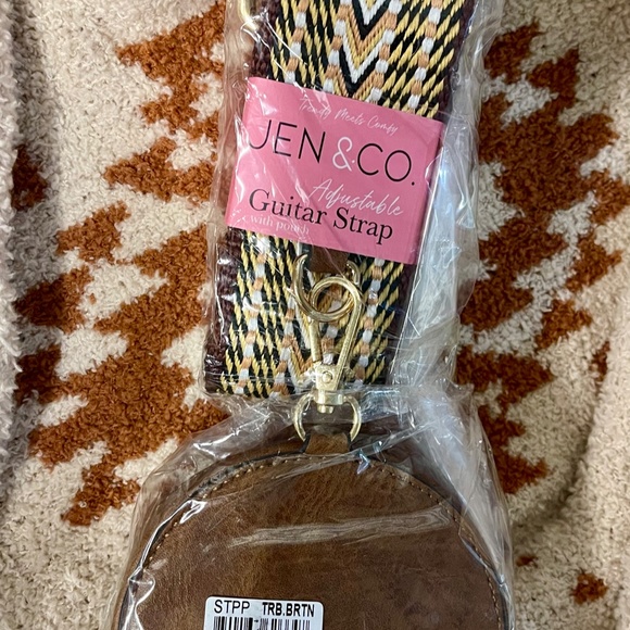 NWT - Guitar Strap with brown zip pouch - Picture 2 of 2